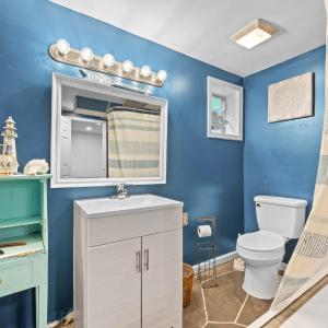 Downstairs full bath
