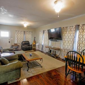 Photo #6 of 1830 Memorial Avenue, Lynchburg, VA 0.2 acres