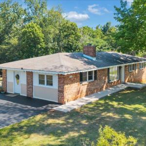 Photo #1 of 121 Ridgeview Road, Hurt, VA 4.3 acres