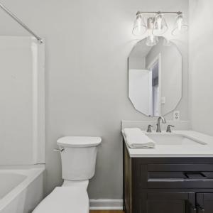 Hall full bathroom.
