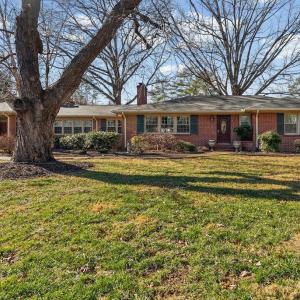 Photo #1 of 701 Fourth Avenue, Farmville, VA 0.6 acres