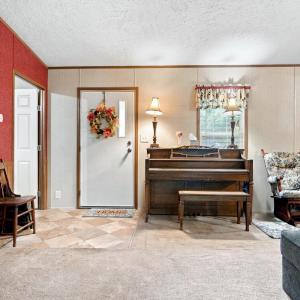 Photo #3 of 105 Whisperridge Ct, Moneta, VA 2.8 acres