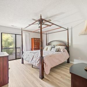 Photo #18 of 1321 Twin Springs Court, Forest, VA