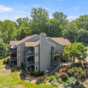 Photo #4 of 1321 Twin Springs Court, Forest, VA