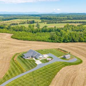 Photo #1 of 1370 Moonlight Road, Appomattox, VA 186.6 acres