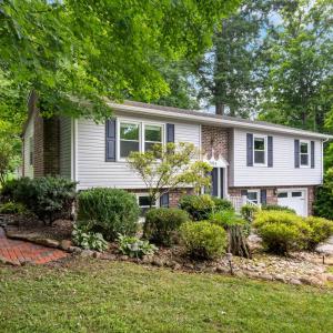 Photo #3 of 2814 Mount Vernon Lane, Radford, VA 0.4 acres