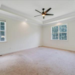 Main level primary ensuite with trey ceiling!