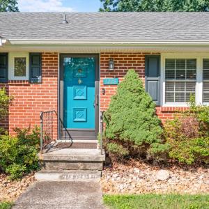 Photo #2 of 1228 Lakeview Drive, Lynchburg, VA 0.7 acres