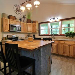 Photo #20 of 5977 James River Road, Gladstone, VA 5.9 acres