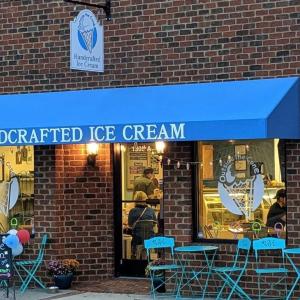 Outside the Cone is a Wyndhurst favorite, serving up handcrafted ice cream, frozen treats, and seasonal specialties in a fun, family-friendly setting. Whether you're stopping by after dinner, celebrating a special occasion, or simply cooling off on a warm day, it's the perfect neighborhood spot to satisfy your sweet tooth just minutes from home. ??