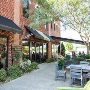 Patio at HealthNut Nutrition & Millies Living Cafe on Enterprise Drive.