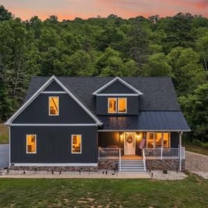 Photo #3 of 1614 Venturous Trail, Goode, VA 29.6 acres