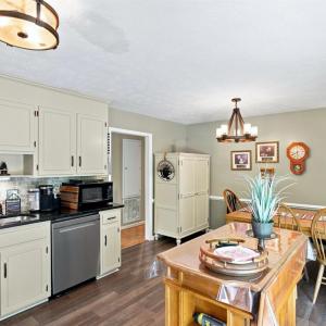 Photo #21 of 118 York Drive, Madison Heights, VA 0.9 acres