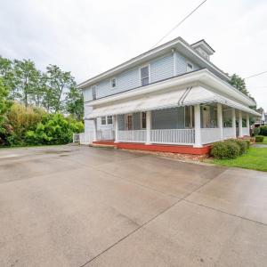 Photo #5 of 5040 Fort Ave, Lynchburg, VA 0.4 acres