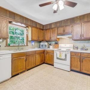 Photo #11 of 119 Mayfield Drive, Lynchburg, VA 0.5 acres