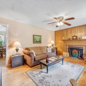 Photo #3 of 119 Mayfield Drive, Lynchburg, VA 0.5 acres