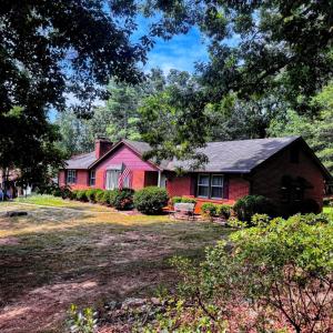 Photo #3 of 2122 Laurel Lane, Altavista, VA 0.6 acres