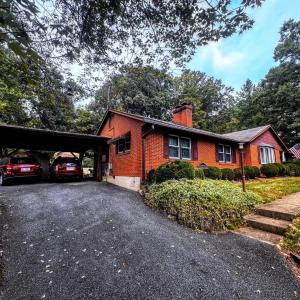 Photo #2 of 2122 Laurel Lane, Altavista, VA 0.6 acres