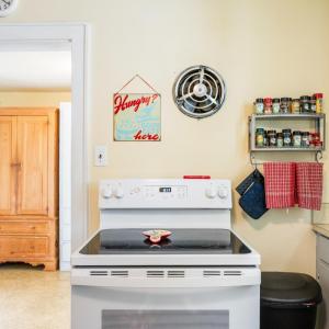Photo #19 of 1231 Oakwood Street, Bedford, VA 1.8 acres