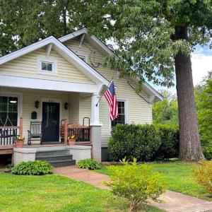 Photo #1 of 415 Oakridge Boulevard, Lynchburg, VA 0.1 acres