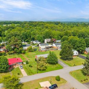 Photo #38 of 2002 Roundelay Road, Lynchburg, VA 0.4 acres