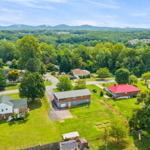 Photo #35 of 2002 Roundelay Road, Lynchburg, VA 0.4 acres
