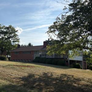 Photo #15 of 1729 Oakwood Street, Bedford, VA 0.7 acres