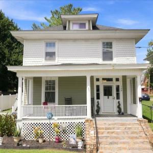 Photo #1 of 320 Yeardley Avenue, Lynchburg, VA 0.1 acres