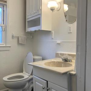 FULL MAIN LEVEL BATH
