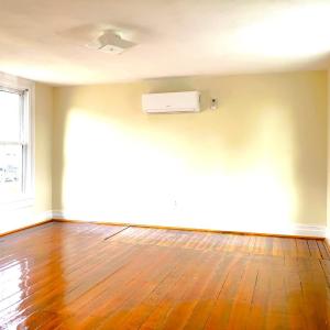 LARGE UPSTAIRS 2ND BEDROOM - UNSTAGED