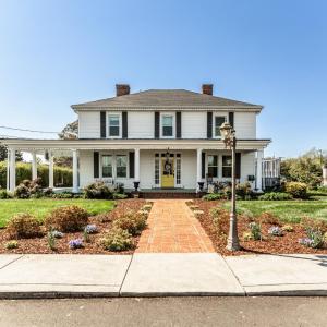 Photo #3 of 151 Burke Street, Appomattox, VA 0.4 acres