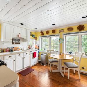 Photo #13 of 1740 Timberlake Drive, Lynchburg, VA 0.4 acres