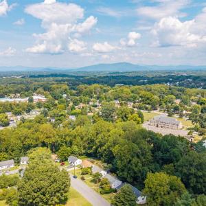 Photo #51 of 706 Crestwood Circle, Lynchburg, VA 0.2 acres