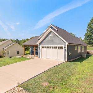 Photo #2 of 1054 Barrow Hills Drive, Huddleston, VA 0.2 acres