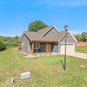 Photo #3 of 1054 Barrow Hills Drive, Huddleston, VA 0.2 acres
