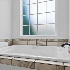 Primary bath soaking tub.