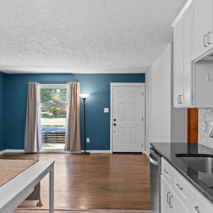 Photo #10 of 427 Woodland Circle, Lynchburg, VA 0.6 acres