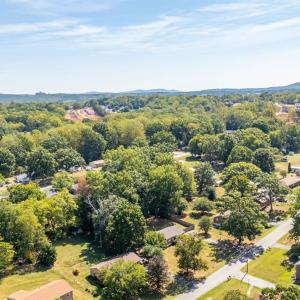 Photo #31 of 427 Woodland Circle, Lynchburg, VA 0.6 acres
