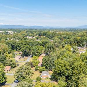 Photo #32 of 427 Woodland Circle, Lynchburg, VA 0.6 acres