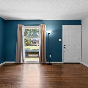 Photo #5 of 427 Woodland Circle, Lynchburg, VA 0.6 acres