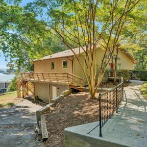 Photo #3 of 3388 Lakewood Forest Road, Moneta, VA 0.8 acres