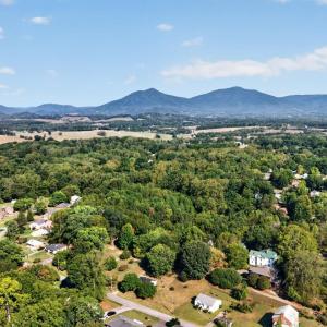 Photo #21 of 804 Randolph Street, Bedford, VA