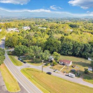 Photo #14 of 1016 Greenfield Road, Bedford, VA 0.5 acres
