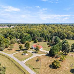 Photo #5 of 1085 Otterview Estates Drive, Forest, VA 3.1 acres