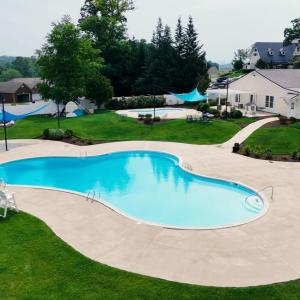 Ivy Hill Country Club pool