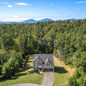 Photo #4 of 1358 Lochwood Hill Drive, Goode, VA 2.6 acres