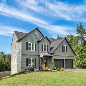 Photo #2 of 1358 Lochwood Hill Drive, Goode, VA 2.6 acres
