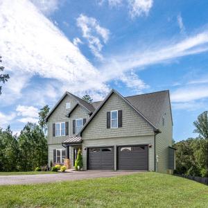 Photo #3 of 1358 Lochwood Hill Drive, Goode, VA 2.6 acres