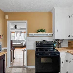 Photo #10 of 749 Crestwood Cir, Lynchburg, VA 0.2 acres