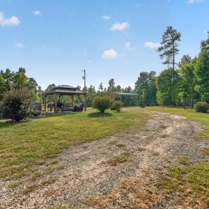 Photo #54 of 8882 Spring Mill Road, Concord, VA 21.1 acres